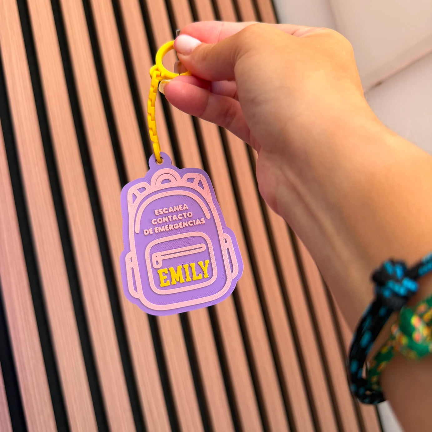 Tag NFC mochila contacto de emergencia